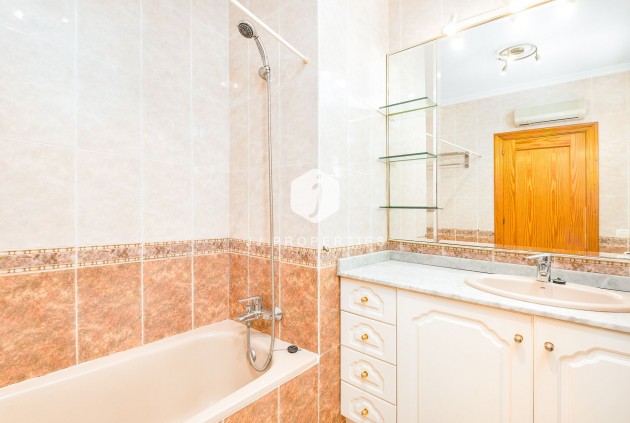 D'occasion - Villa -
Torrevieja - Costa Blanca