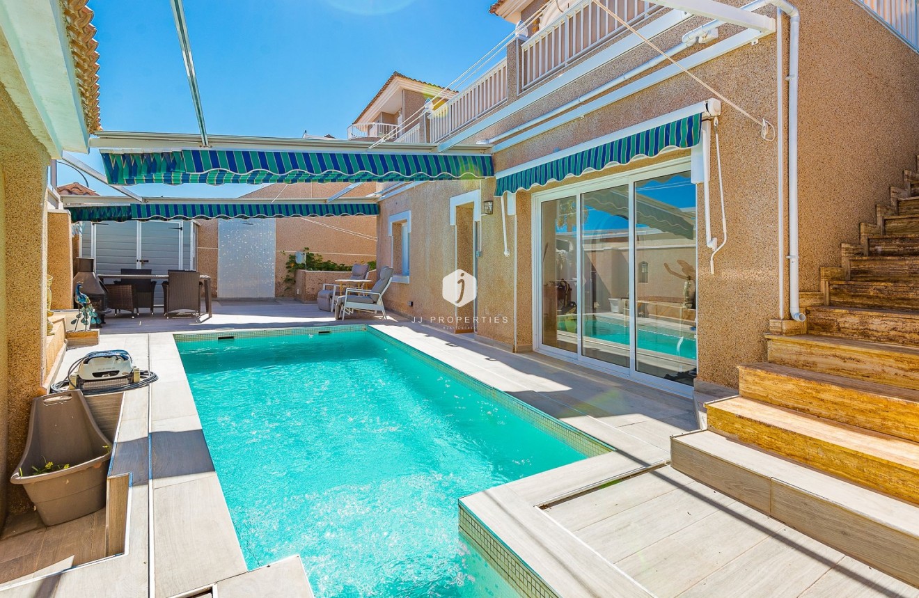 D'occasion - Villa -
Torrevieja - Costa Blanca