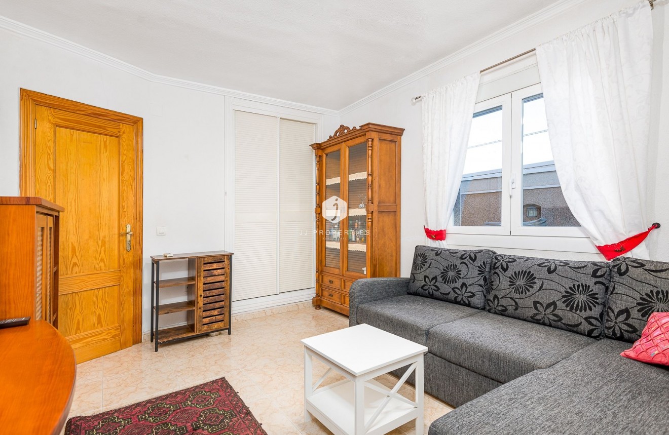 D'occasion - Villa -
Torrevieja - Costa Blanca