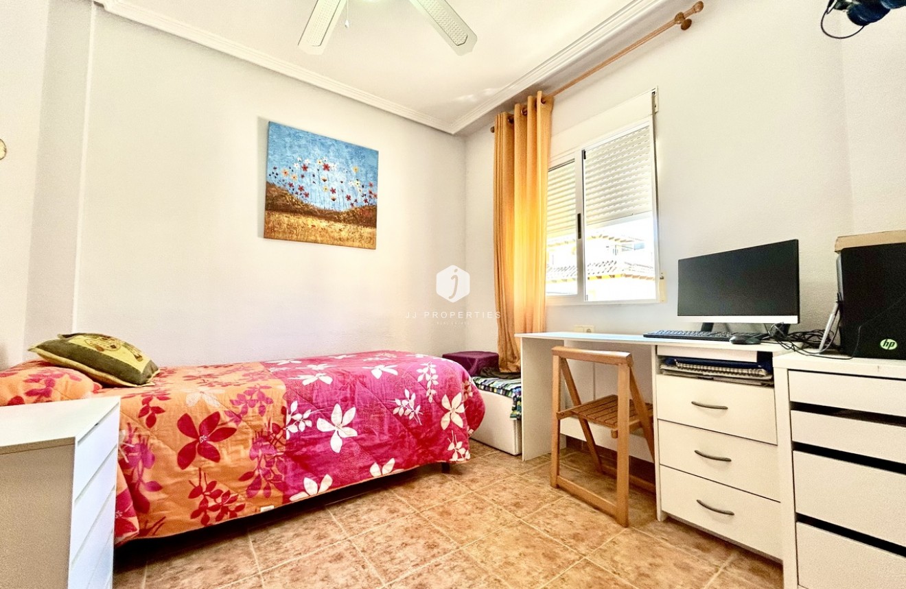 Aus zweiter Hand - Wohnung -
Punta Prima - Costa Blanca