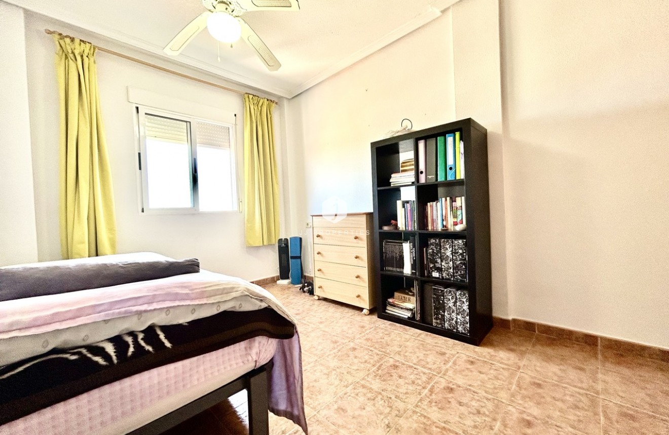 Aus zweiter Hand - Wohnung -
Punta Prima - Costa Blanca