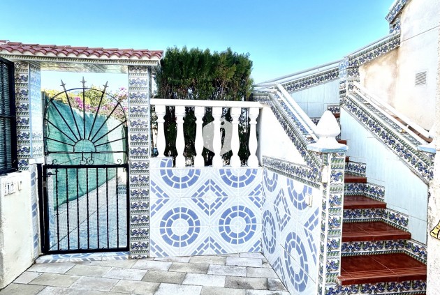 Aus zweiter Hand - Wohnung -
Punta Prima - Costa Blanca