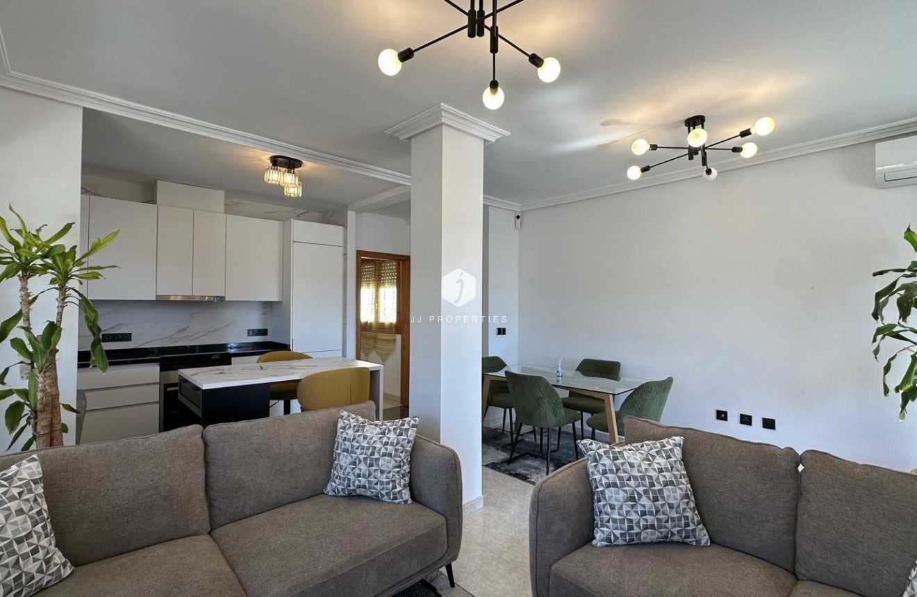 Segunda mano - Apartamento / piso -
Torrevieja - Centro