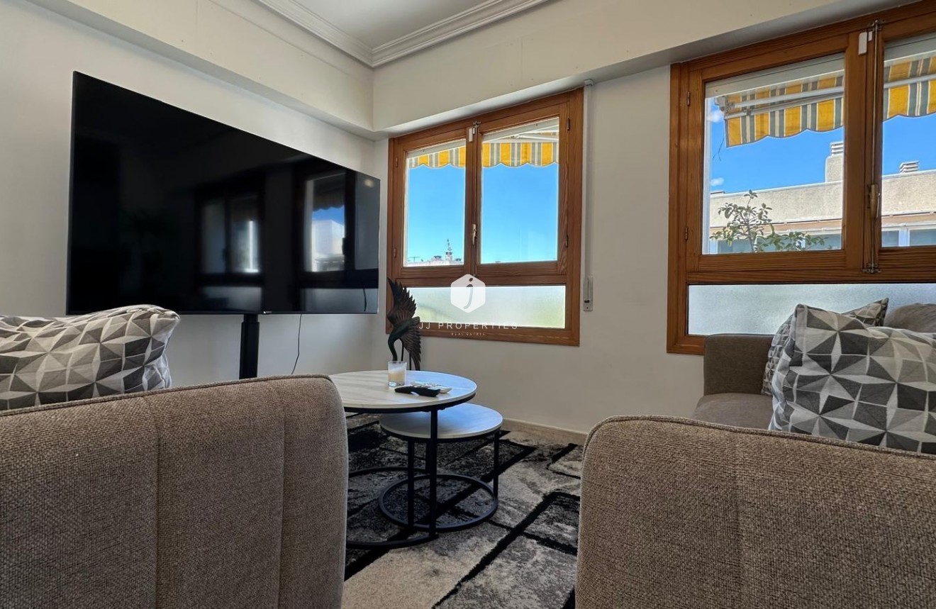 Segunda mano - Apartamento / piso -
Torrevieja - Centro