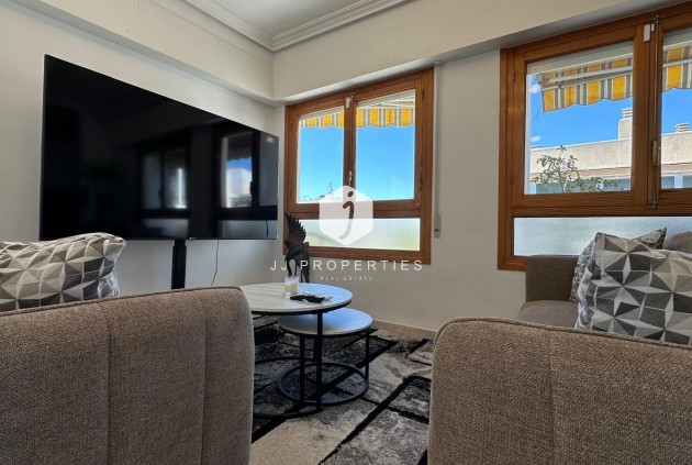 Segunda mano - Apartamento / piso -
Torrevieja - Centro