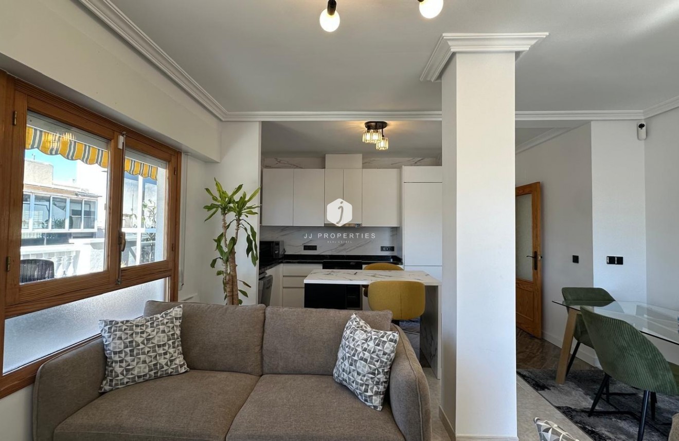 Segunda mano - Apartamento / piso -
Torrevieja - Centro