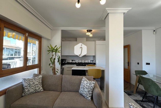 Segunda mano - Apartamento / piso -
Torrevieja - Centro