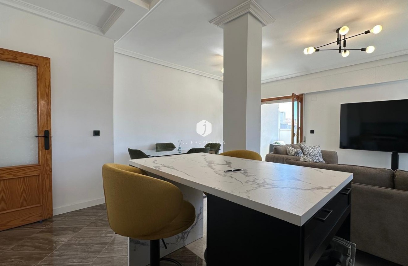 Segunda mano - Apartamento / piso -
Torrevieja - Centro