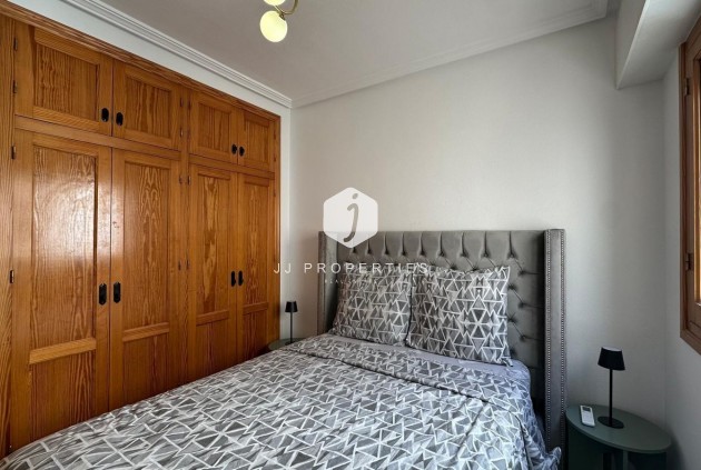 Segunda mano - Apartamento / piso -
Torrevieja - Centro