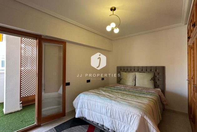 Segunda mano - Apartamento / piso -
Torrevieja - Centro