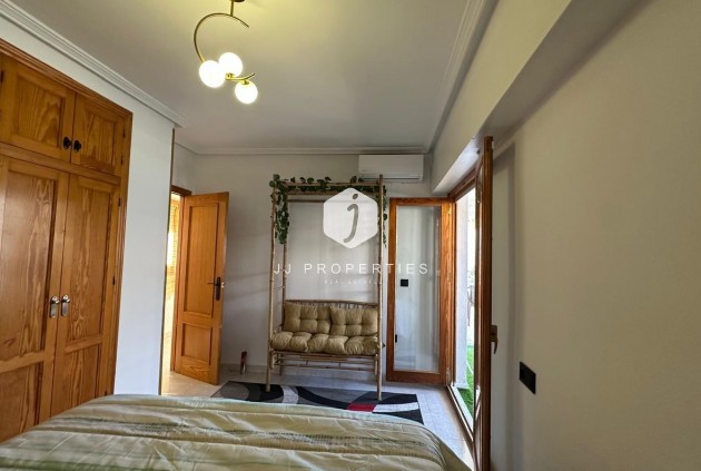 Segunda mano - Apartamento / piso -
Torrevieja - Centro