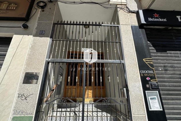 Segunda mano - Apartamento / piso -
Torrevieja - Centro