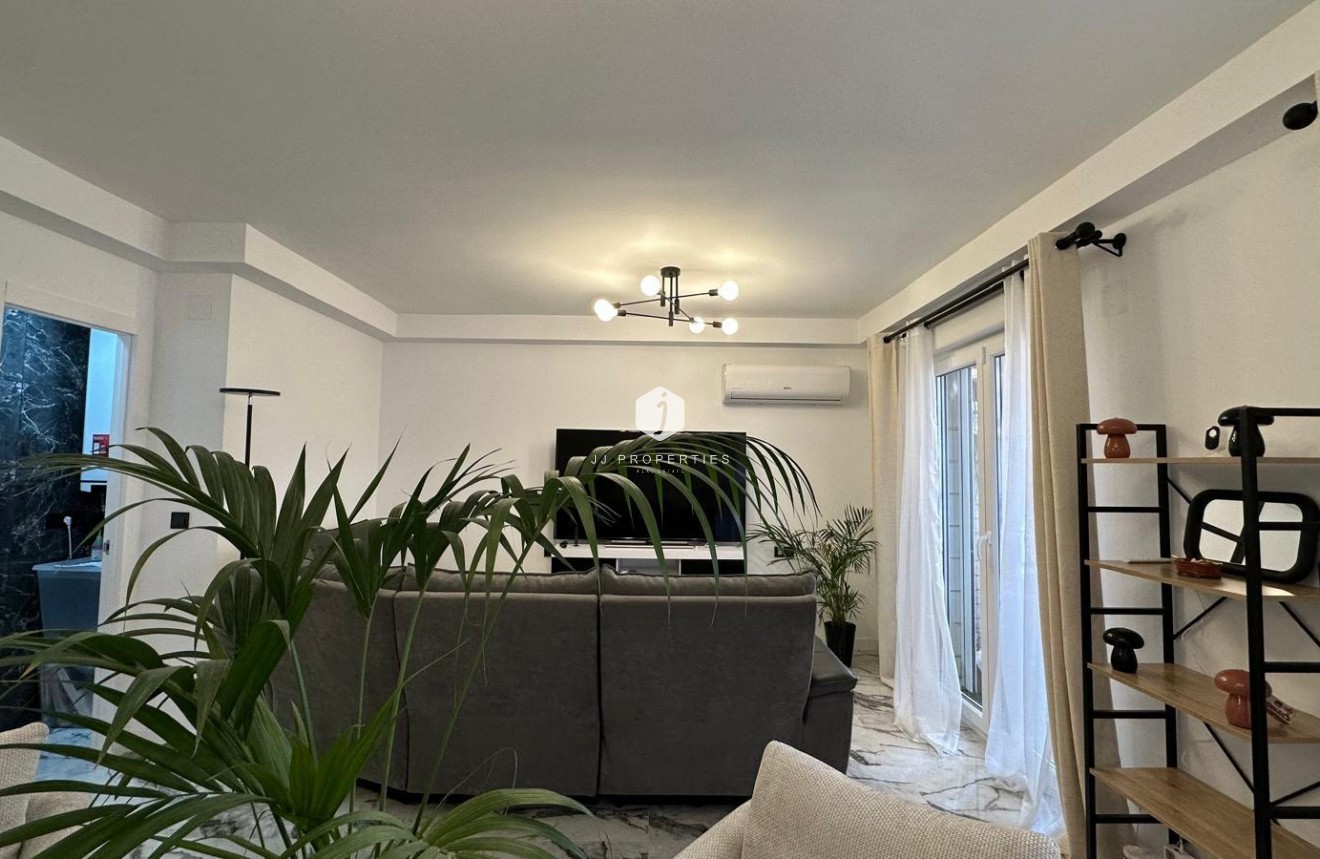 Segunda mano - Apartamento / piso -
Torrevieja - Playa del Cura