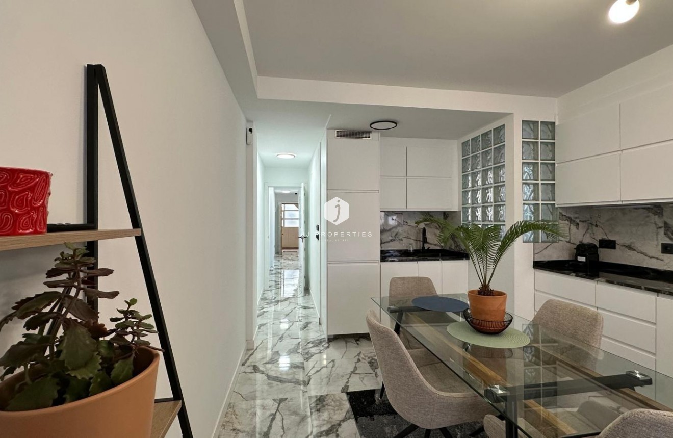 Segunda mano - Apartamento / piso -
Torrevieja - Playa del Cura