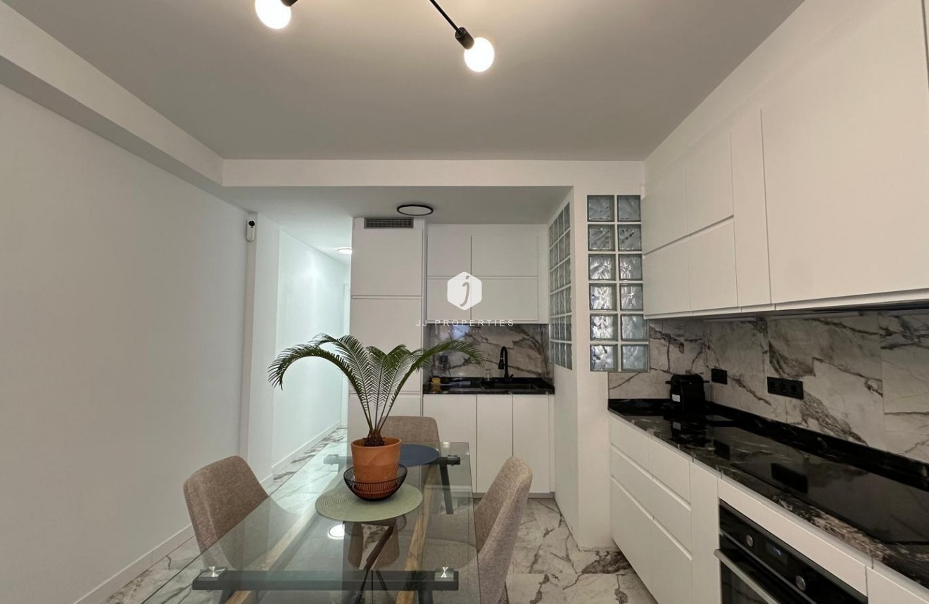 Segunda mano - Apartamento / piso -
Torrevieja - Playa del Cura