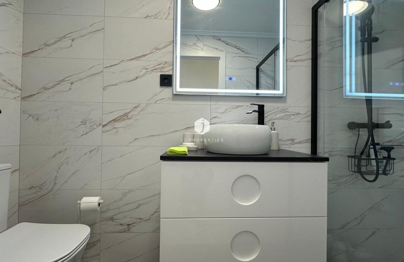 Segunda mano - Apartamento / piso -
Torrevieja - Playa del Cura