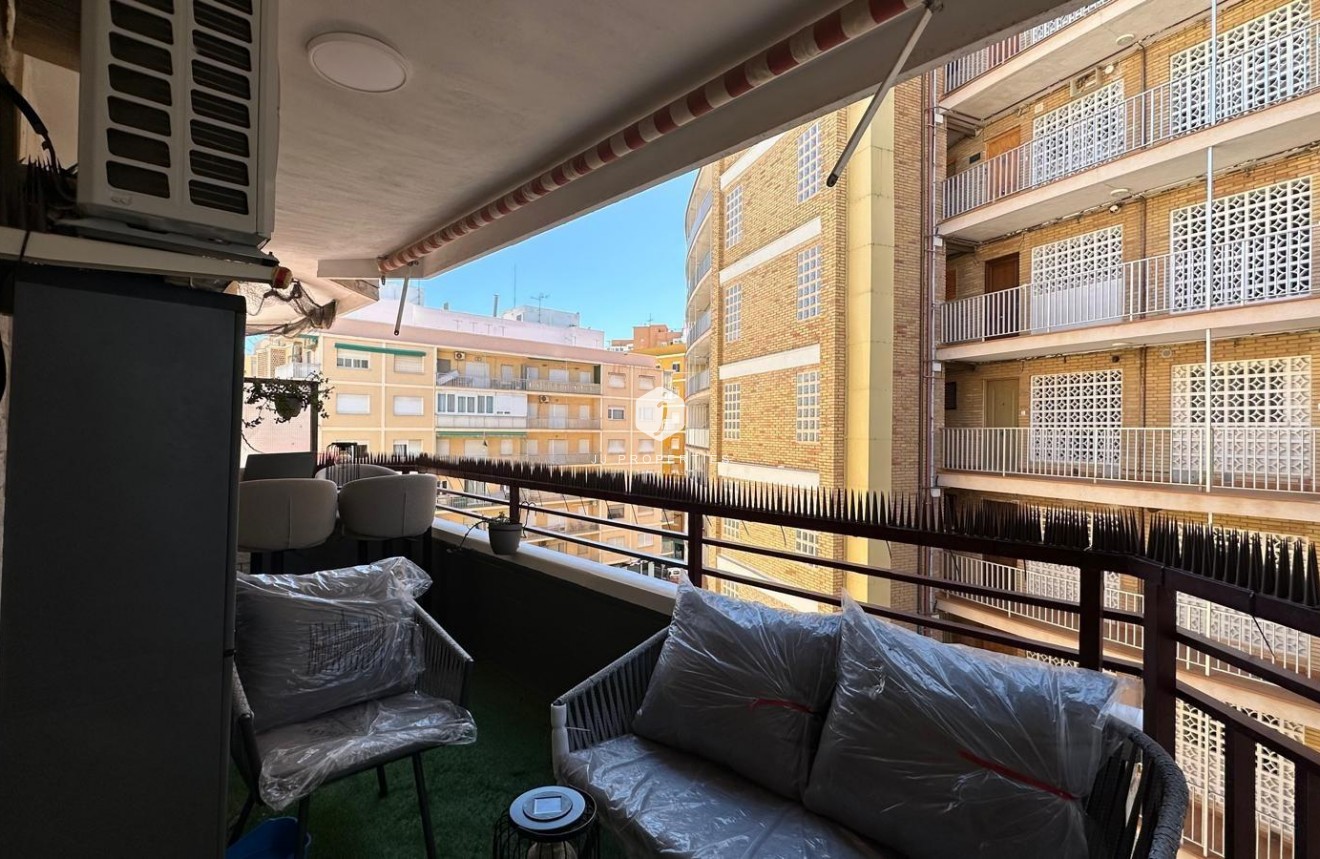 Segunda mano - Apartamento / piso -
Torrevieja - Playa del Cura