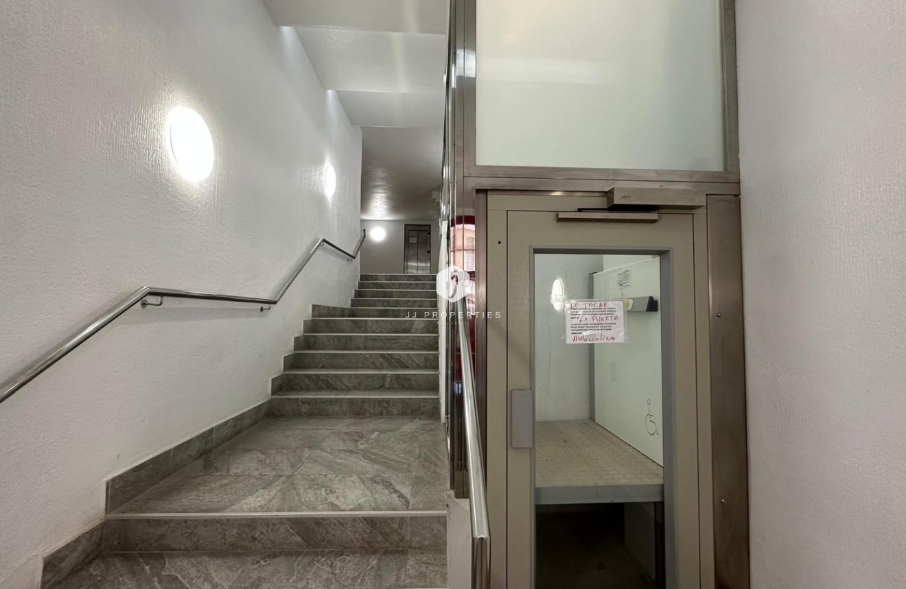 Segunda mano - Apartamento / piso -
Torrevieja - Playa del Cura