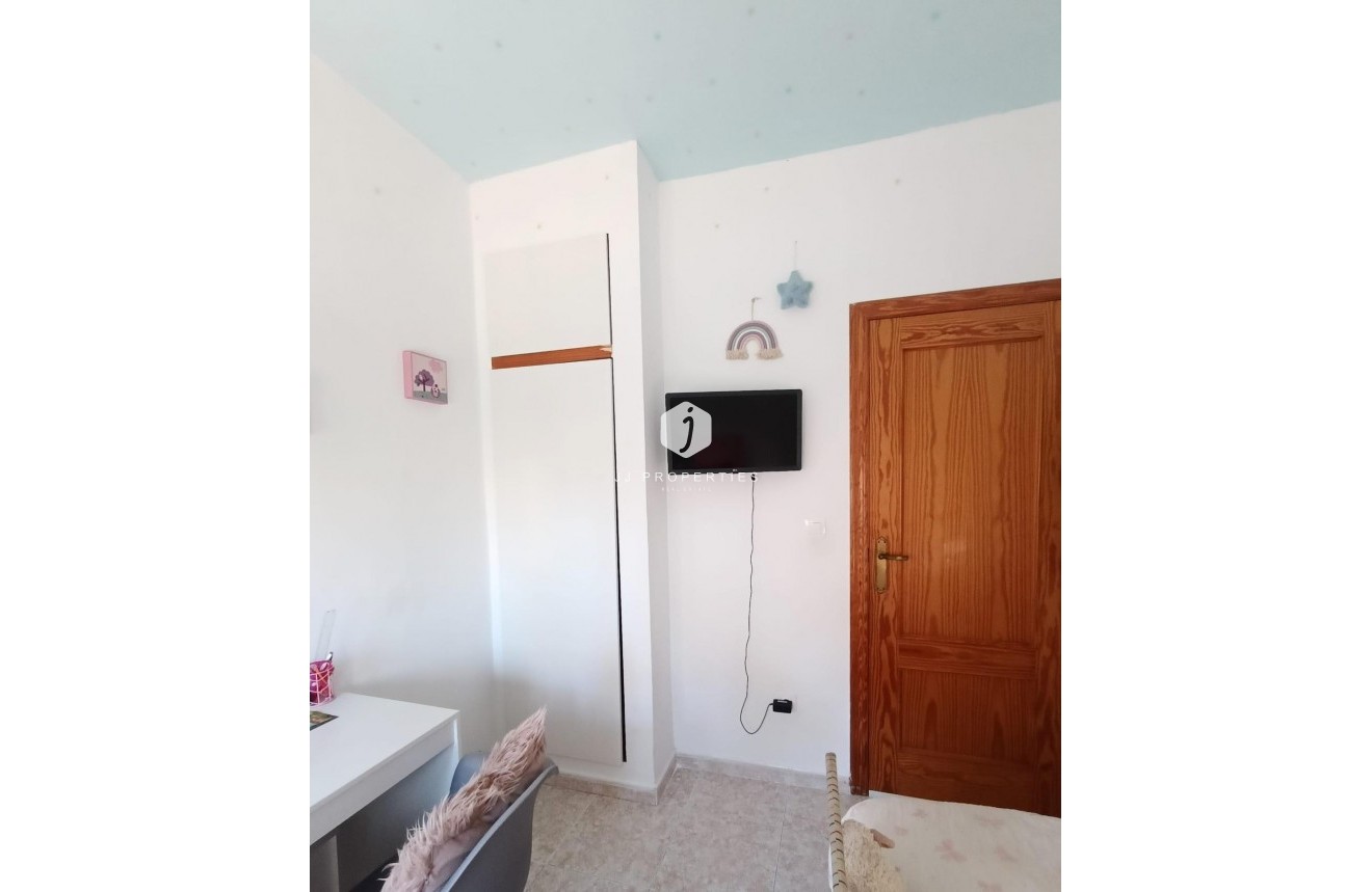 D'occasion - Chalet -
Torrevieja - Torretas