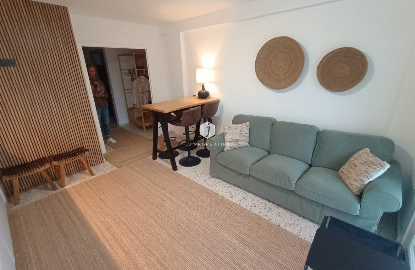 Resale - Apartment / flat -
Guardamar del Segura - Urbanizaciones