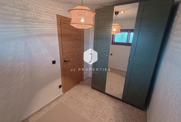 Resale - Apartment / flat -
Guardamar del Segura - Urbanizaciones