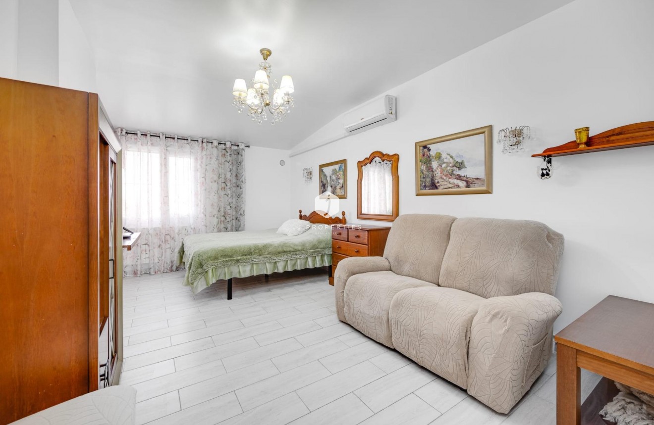 Tweedehands - Chalet -
Torrevieja - Calas blanca