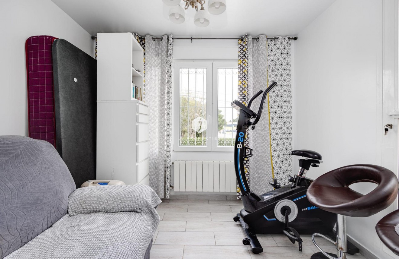 Tweedehands - Chalet -
Torrevieja - Calas blanca