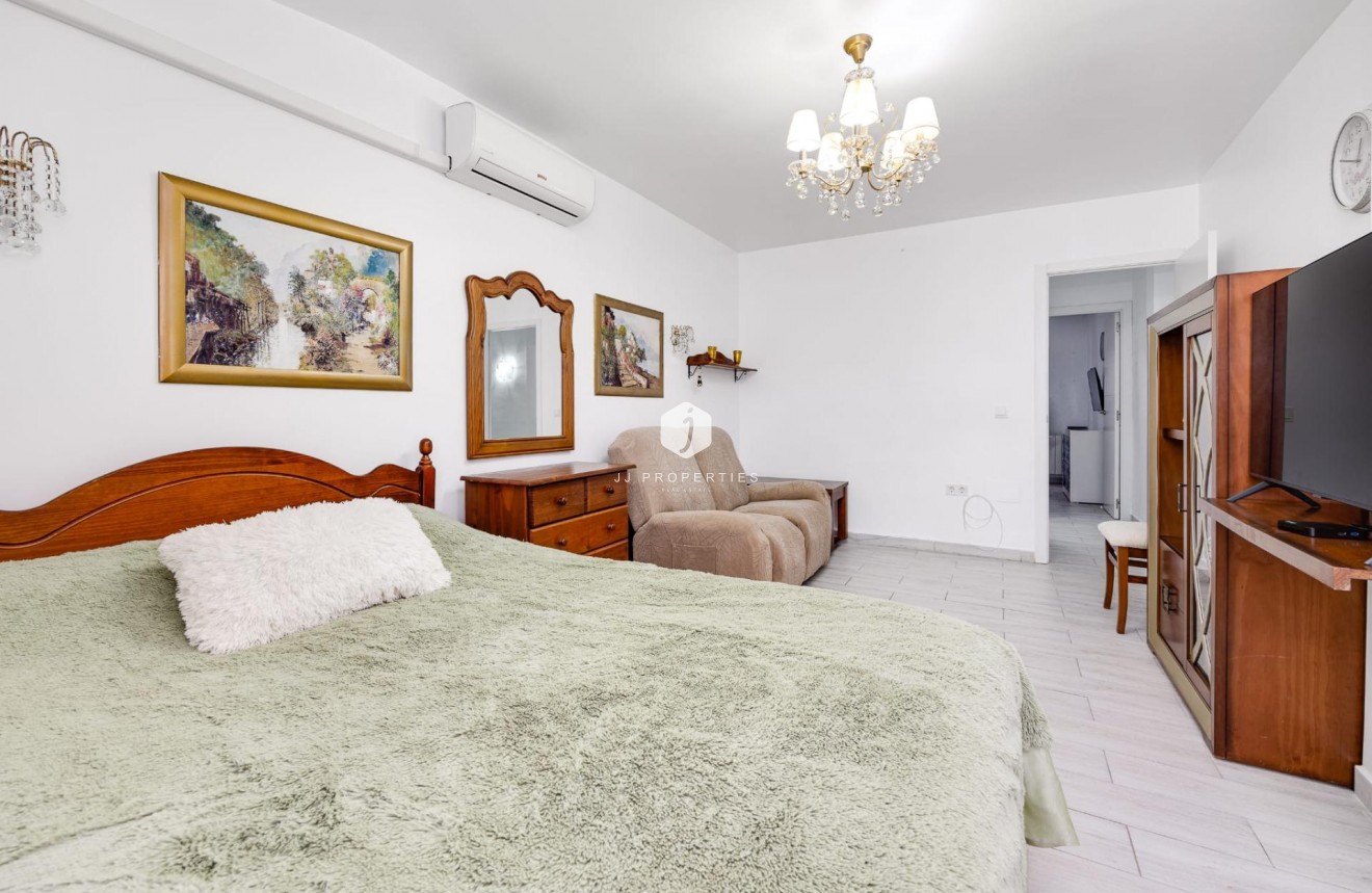 Tweedehands - Chalet -
Torrevieja - Calas blanca