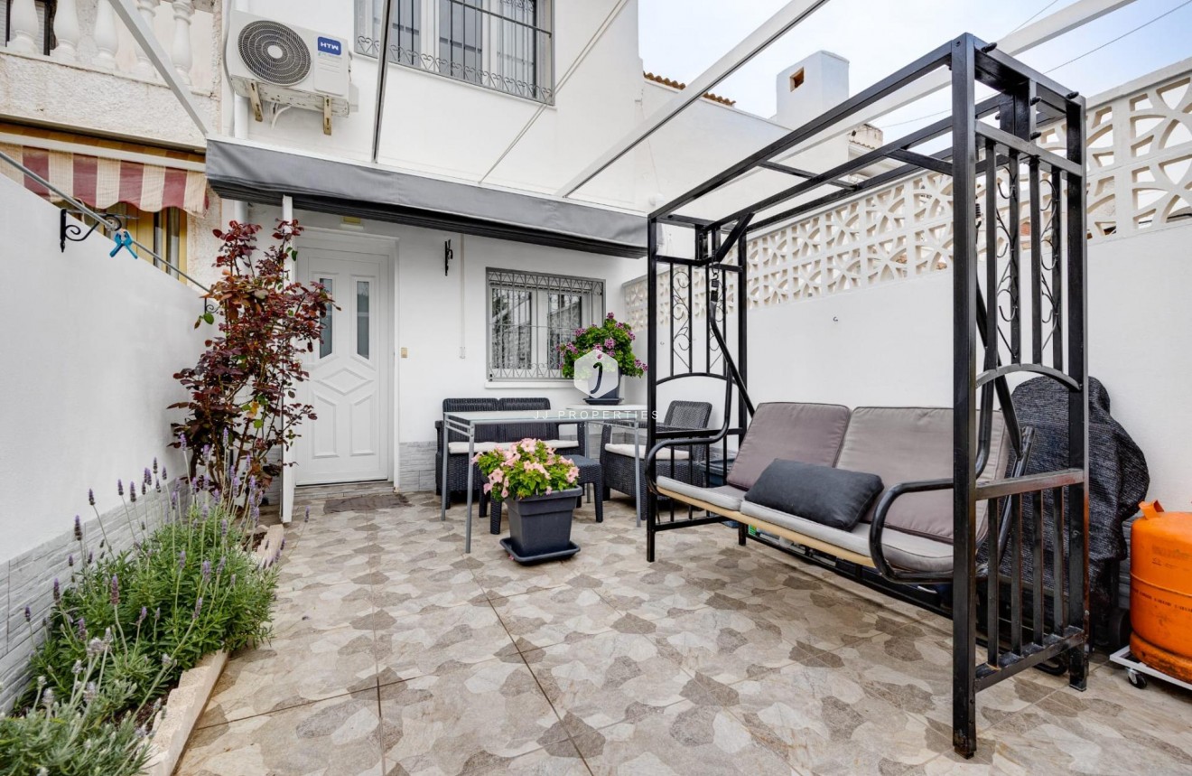 Tweedehands - Chalet -
Torrevieja - Calas blanca