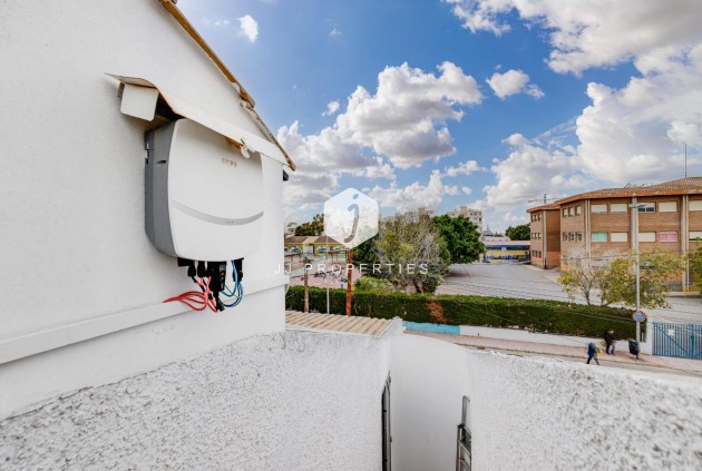 Tweedehands - Chalet -
Torrevieja - Calas blanca