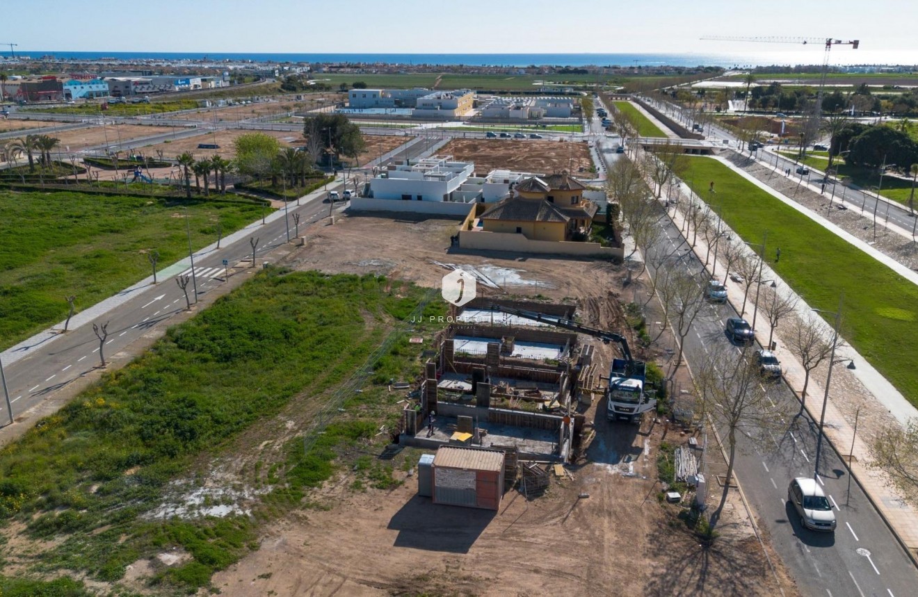 Obra nueva - Villa -
Pilar de la Horadada - pueblo