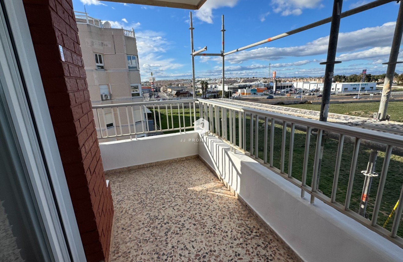Tweedehands - Appartement / flat -
Torrevieja - Costa Blanca