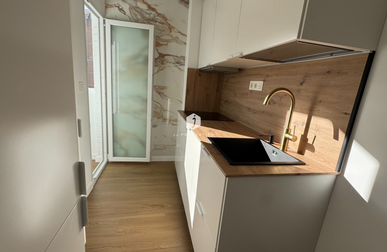 Tweedehands - Appartement / flat -
Torrevieja - Costa Blanca