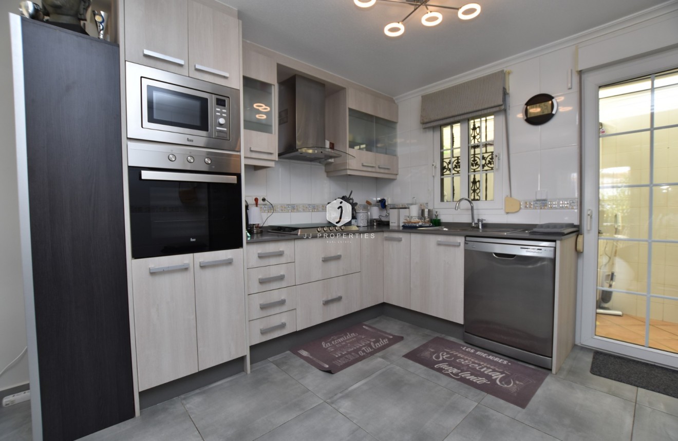 D'occasion - Villa -
Orihuela Costa - Costa Blanca