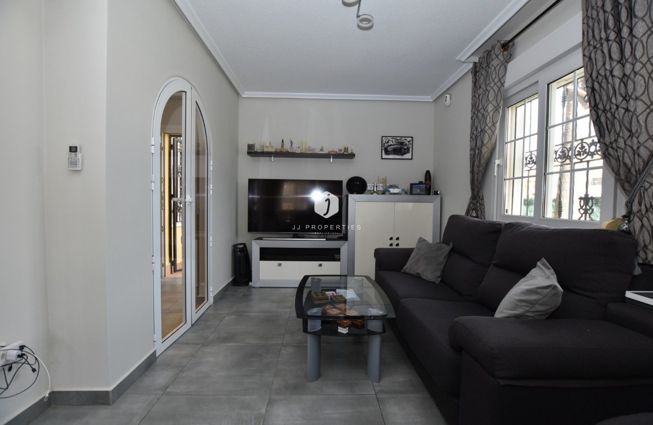 D'occasion - Villa -
Orihuela Costa - Costa Blanca