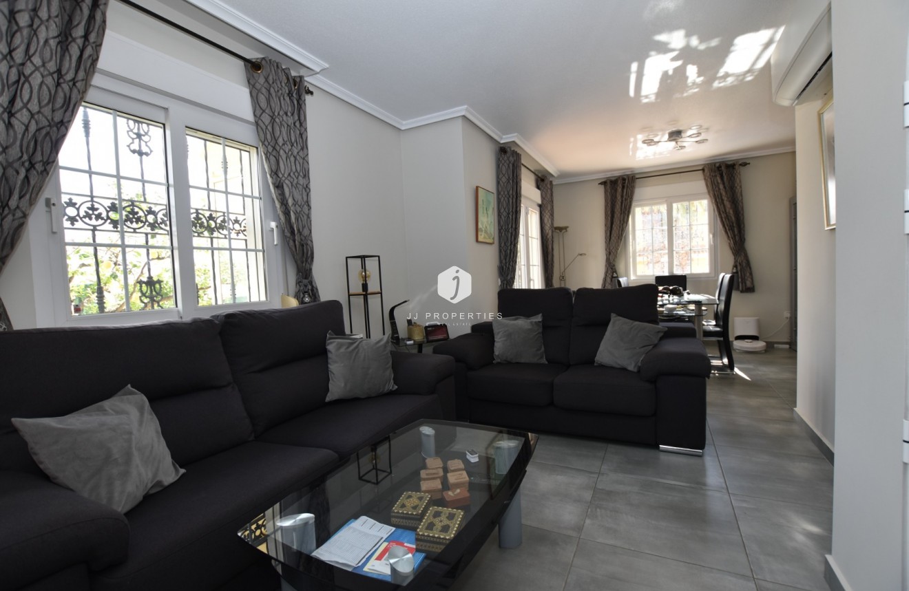 D'occasion - Villa -
Orihuela Costa - Costa Blanca