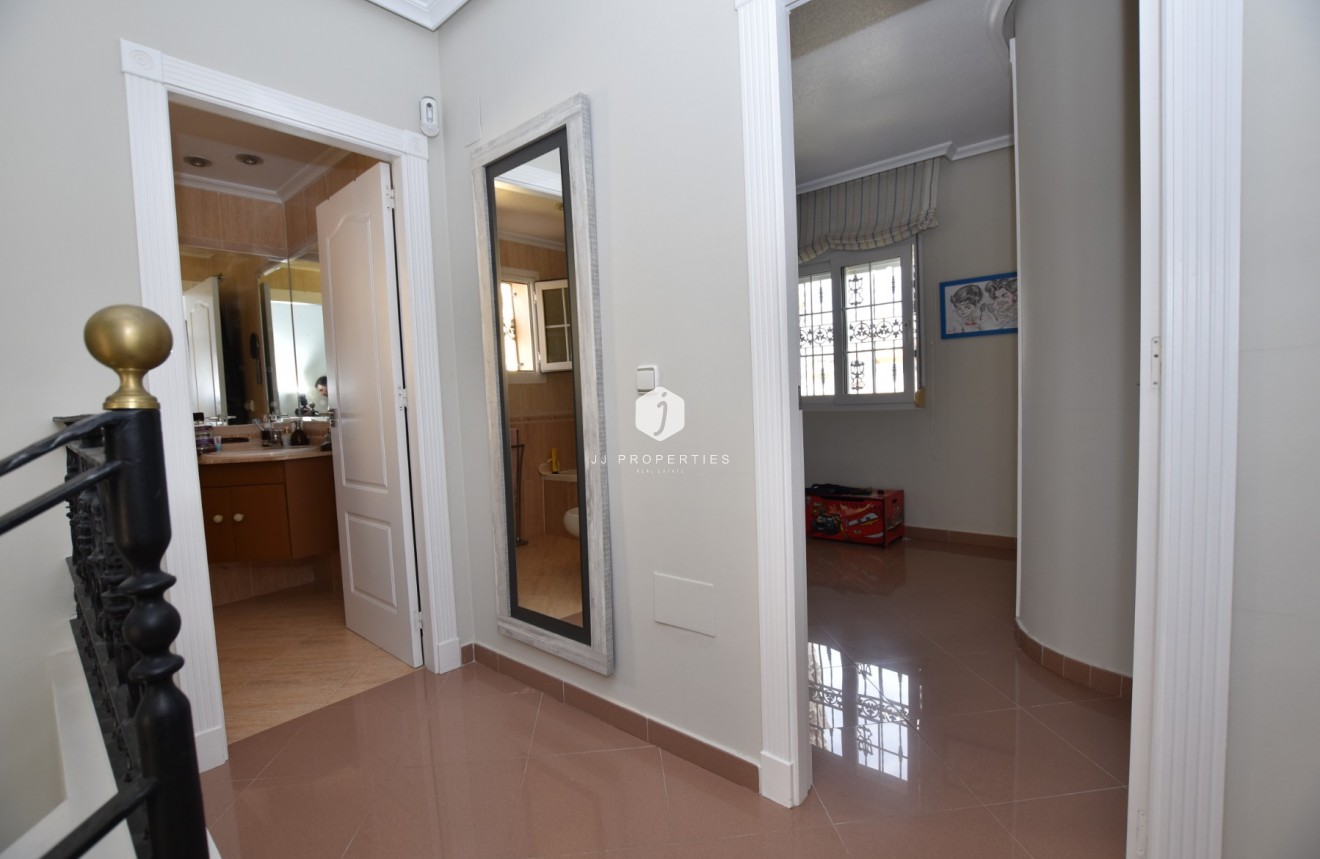 D'occasion - Villa -
Orihuela Costa - Costa Blanca