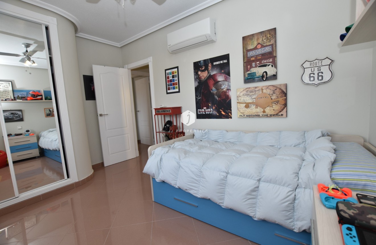 D'occasion - Villa -
Orihuela Costa - Costa Blanca