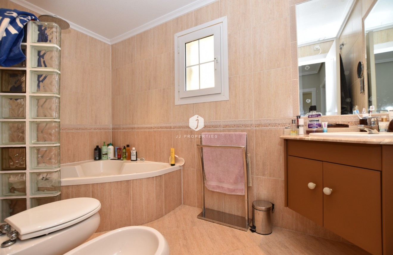 D'occasion - Villa -
Orihuela Costa - Costa Blanca