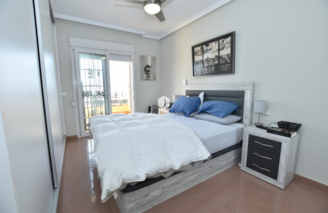 D'occasion - Villa -
Orihuela Costa - Costa Blanca