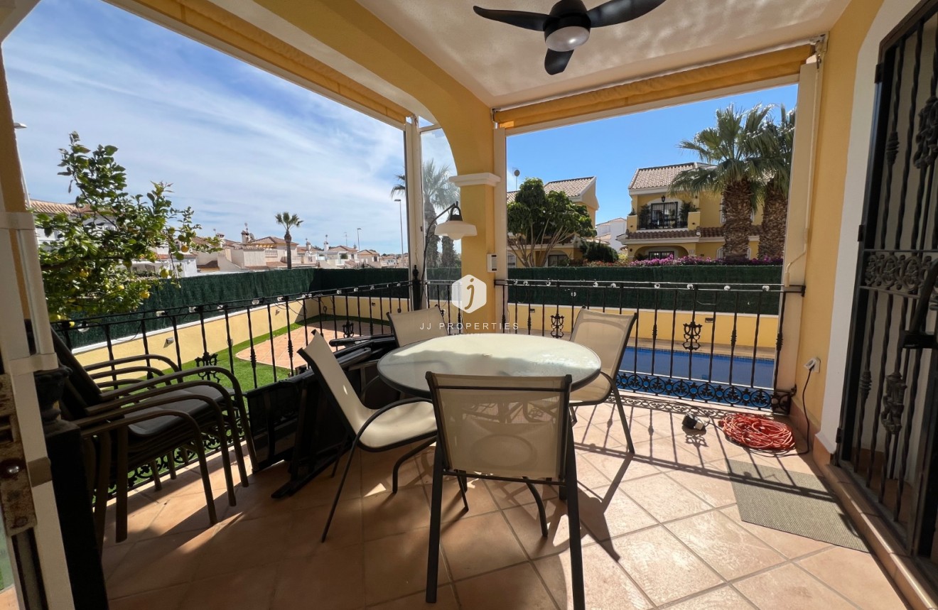 D'occasion - Villa -
Orihuela Costa - Costa Blanca