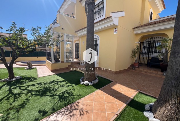 D'occasion - Villa -
Orihuela Costa - Costa Blanca