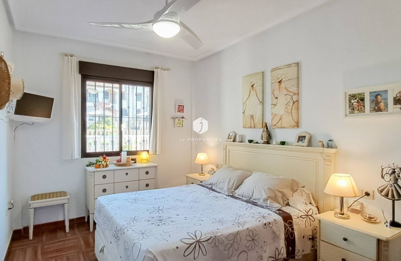 Aus zweiter Hand - Wohnung -
Torrevieja - Parque Acuático - Sector 25