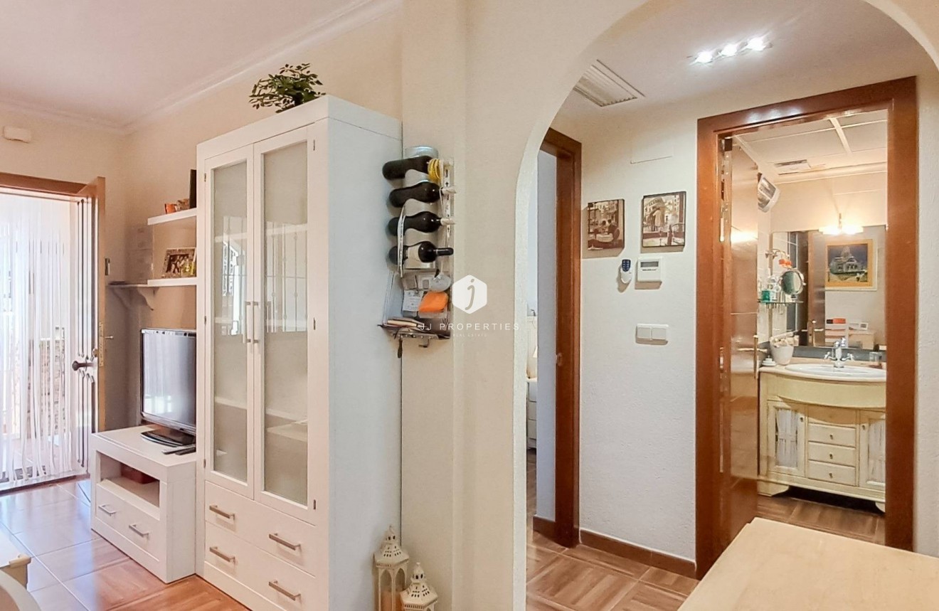 Aus zweiter Hand - Wohnung -
Torrevieja - Parque Acuático - Sector 25