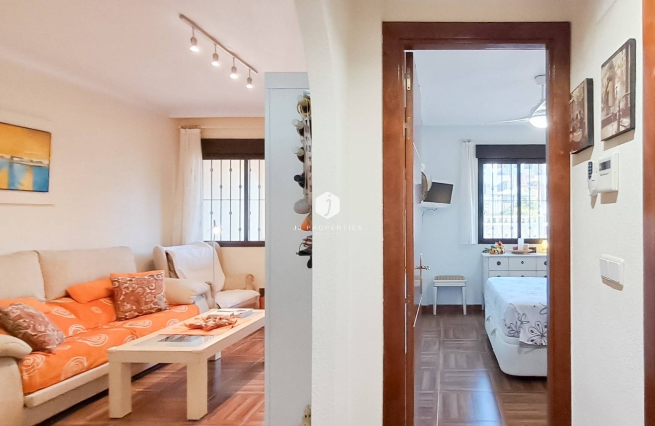 Aus zweiter Hand - Wohnung -
Torrevieja - Parque Acuático - Sector 25