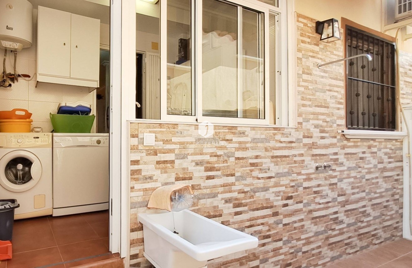 Aus zweiter Hand - Wohnung -
Torrevieja - Parque Acuático - Sector 25