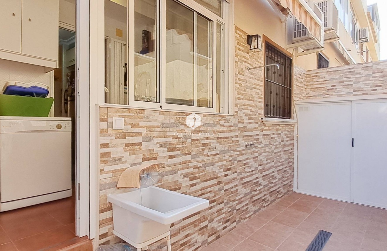 Aus zweiter Hand - Wohnung -
Torrevieja - Parque Acuático - Sector 25