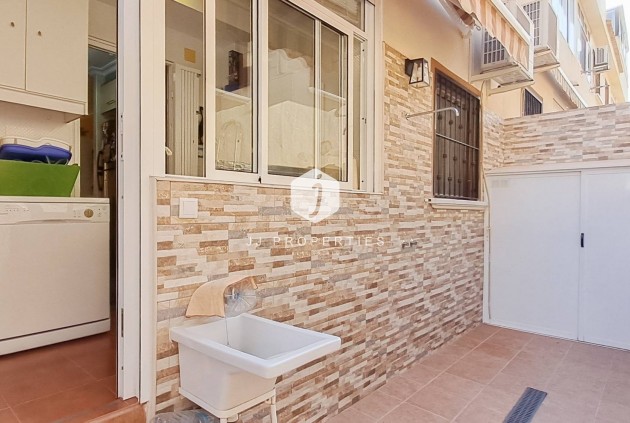 Aus zweiter Hand - Wohnung -
Torrevieja - Parque Acuático - Sector 25