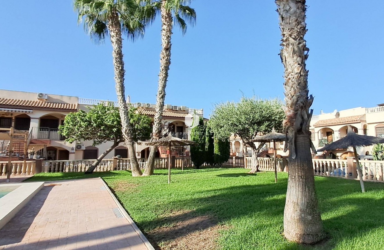 Aus zweiter Hand - Wohnung -
Torrevieja - Parque Acuático - Sector 25