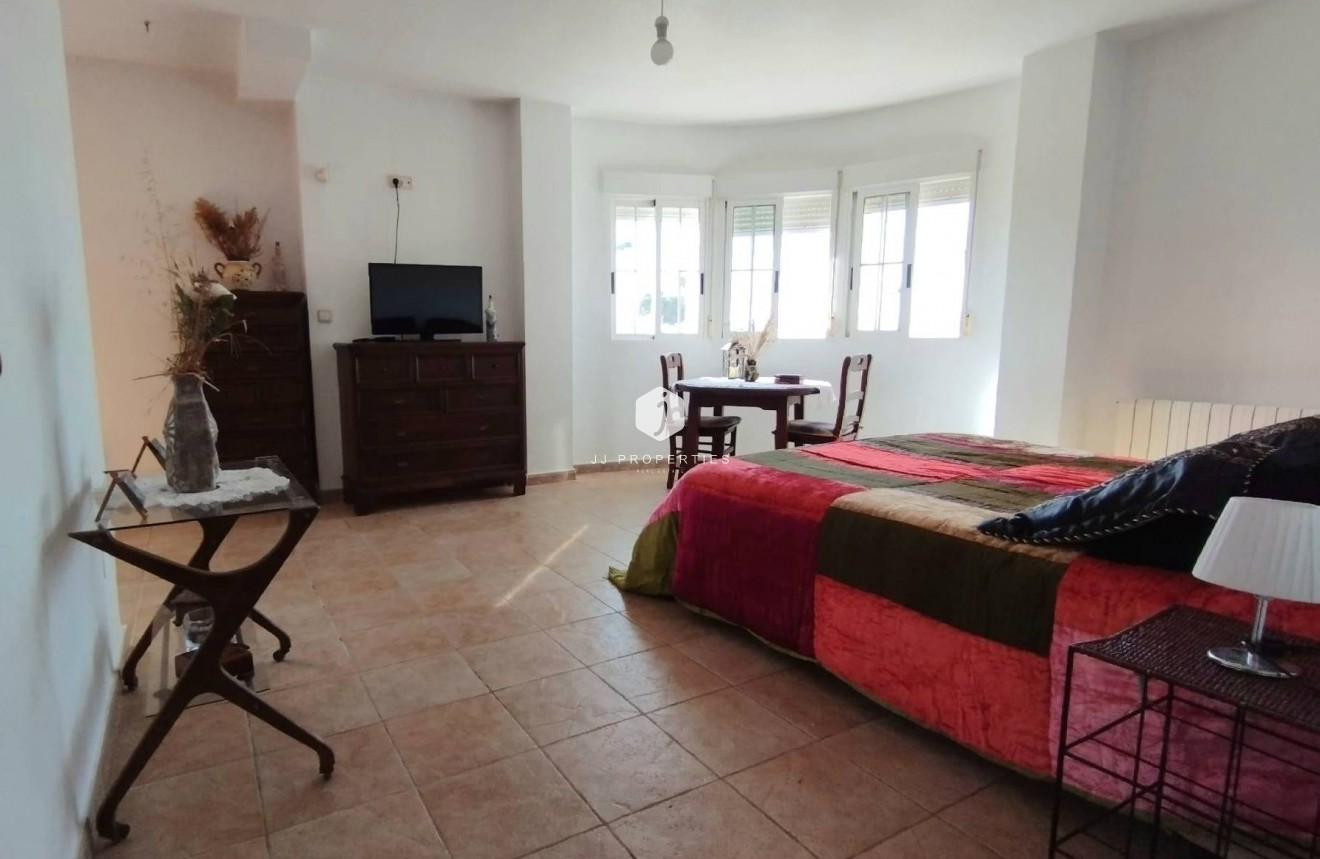 Resale - Villa -
Torrevieja - La Siesta - El Salado - Torreta